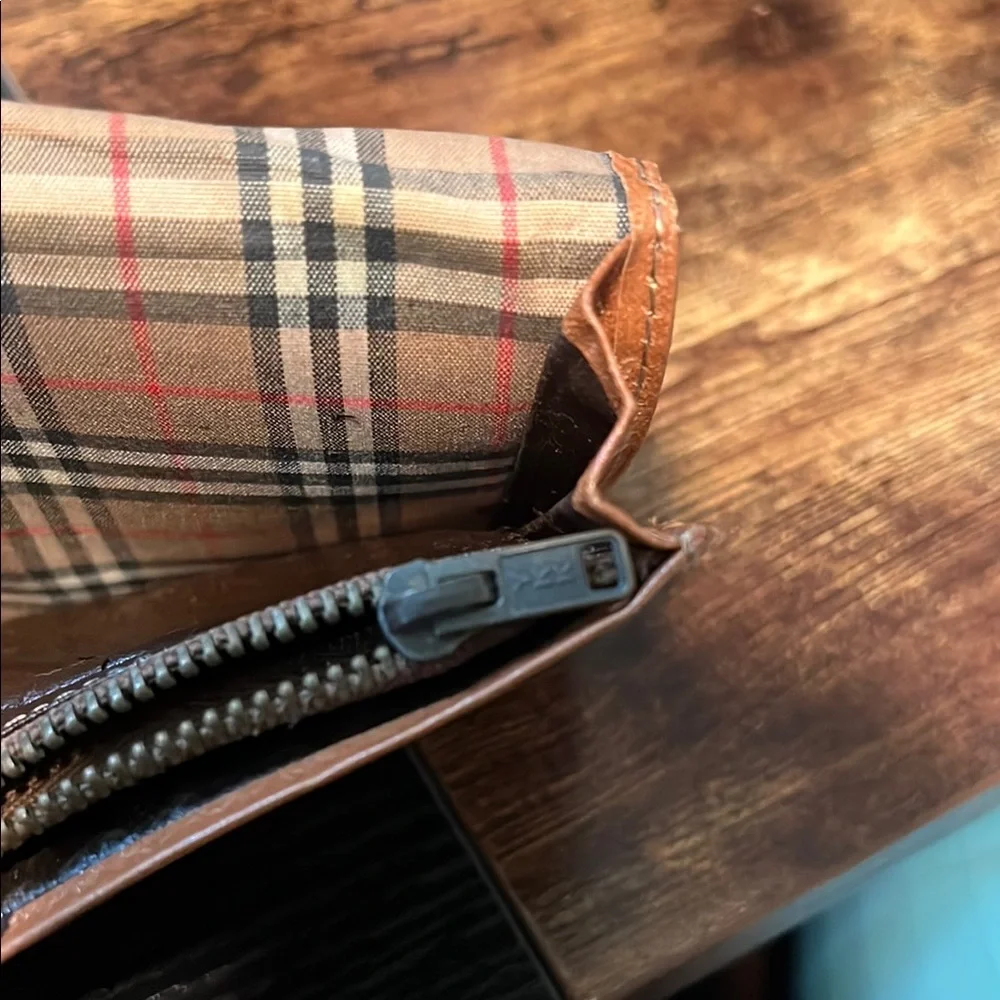 Burberry bifold leather